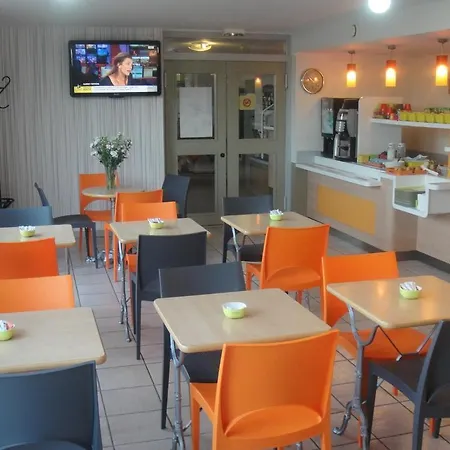 Ibis Budget Nord Отель Шательро